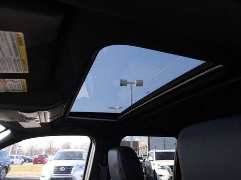 Used 2025 Nissan Frontier PRO-4X w/ Pro Premium Package image 8