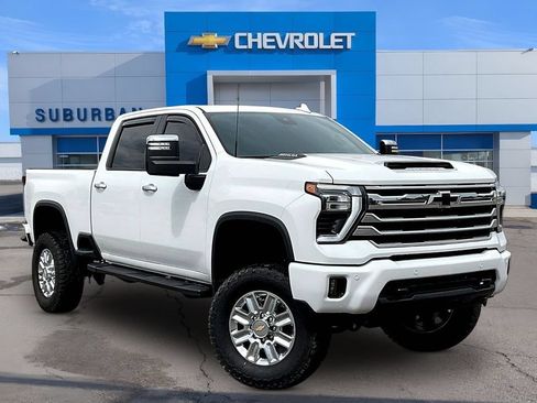 Used 2024 Chevrolet Silverado 3500 LTZ w/ LTZ Plus Package AWD/4WD image 2