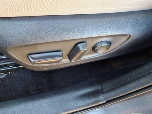 Used 2021 Toyota RAV4 XLE image 16