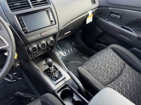 Used 2025 Mitsubishi Outlander Sport ES image 16