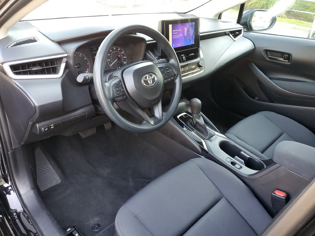 Used 2025 Toyota Corolla LE FWD image 22