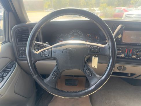 Used 2006 Chevrolet Tahoe LS w/ Smart Select Package image 16