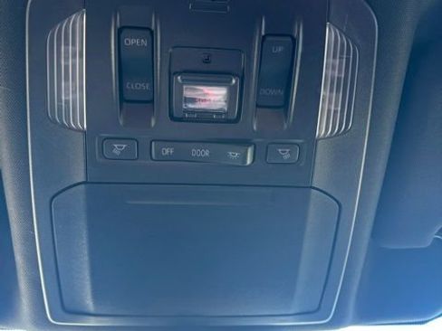 Used 2022 Toyota Highlander XSE image 16