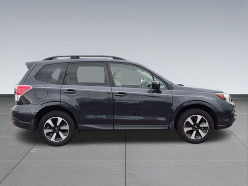Used 2018 Subaru Forester 2.5i Premium w/ All-Weather Package AWD/4WD image 7