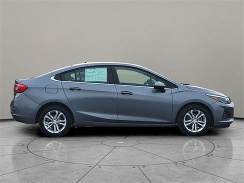 Used 2019 Chevrolet Cruze Diesel w/ Sun And Sound Package image 13