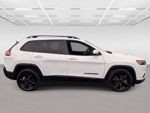 Used 2019 Jeep Cherokee Latitude Plus FWD image 6