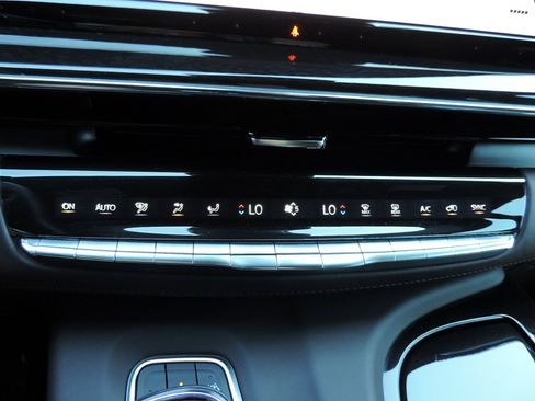 Certified 2024 Cadillac Escalade Sport Platinum w/ LPO, ONYX Package AWD/4WD image 26