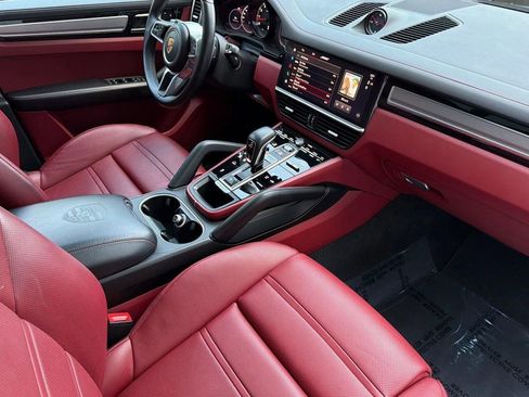 Used 2023 Porsche Cayenne Platinum Edition AWD/4WD image 34