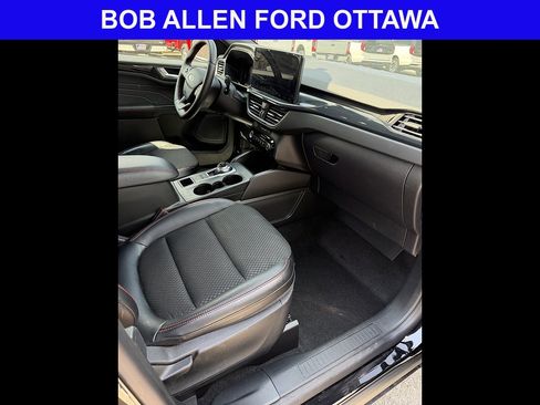 Used 2025 Ford Escape ST-Line w/ Equipment Group 301A FWD image 17
