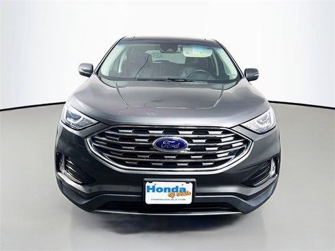 Used 2019 Ford Edge Titanium image 2
