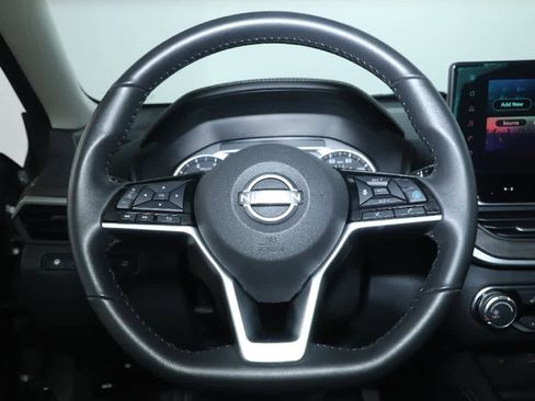 Used 2024 Nissan Altima 2.5 SV w/ SV Premium Package image 21