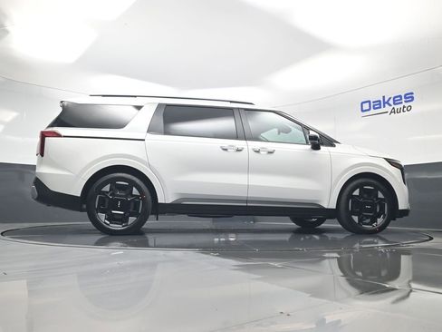 New 2026 Kia Carnival EX FWD image 47