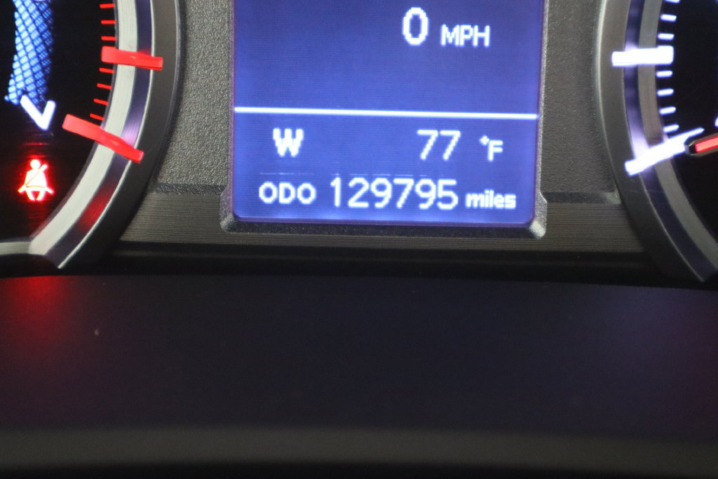 Used 2018 Toyota 4Runner SR5 Premium AWD/4WD image 38