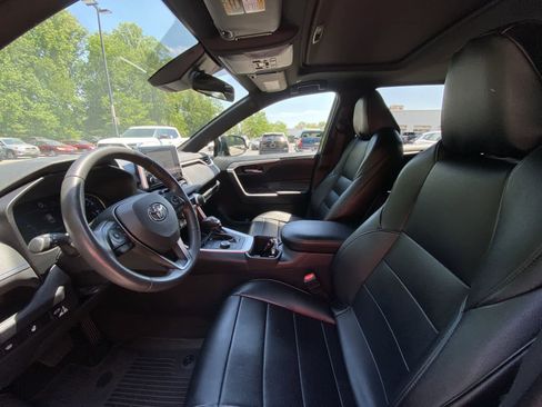 Used 2024 Toyota RAV4 SE w/ Convenience Package AWD/4WD image 20