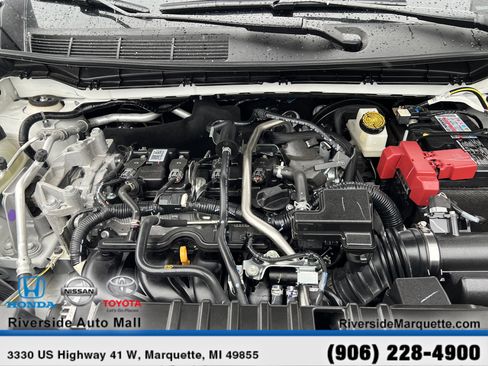 Used 2025 Nissan Kicks SR image 11