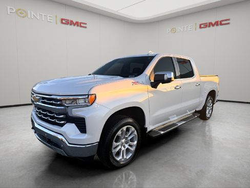 Certified 2022 Chevrolet Silverado 1500 LTZ w/ Z71 Off-Road Package image 3