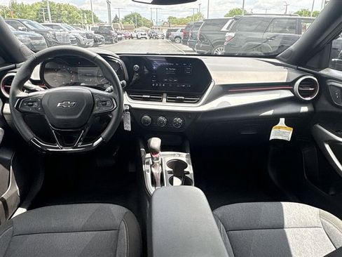 Used 2024 Chevrolet Trax RS w/ Driver Confidence Package FWD image 18