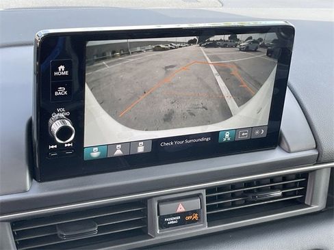 New 2025 Honda Pilot Touring image 17