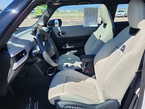 Used 2025 MINI Cooper 2-Door Hardtop image 7