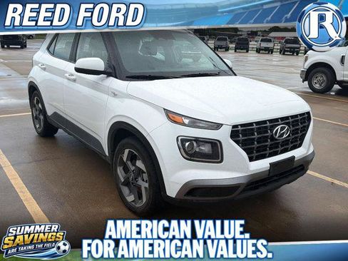 Used 2024 Hyundai Venue SEL FWD image 1