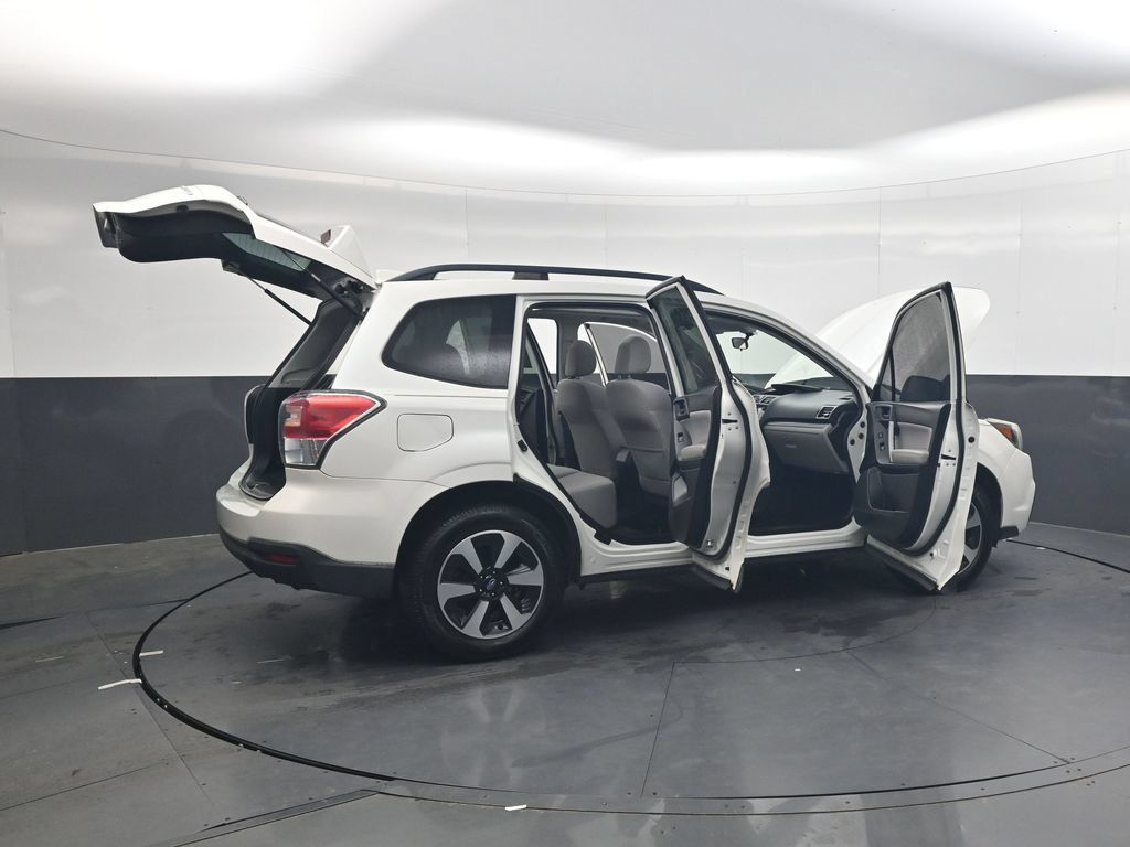 Used 2018 Subaru Forester 2.5i Premium AWD/4WD image 38