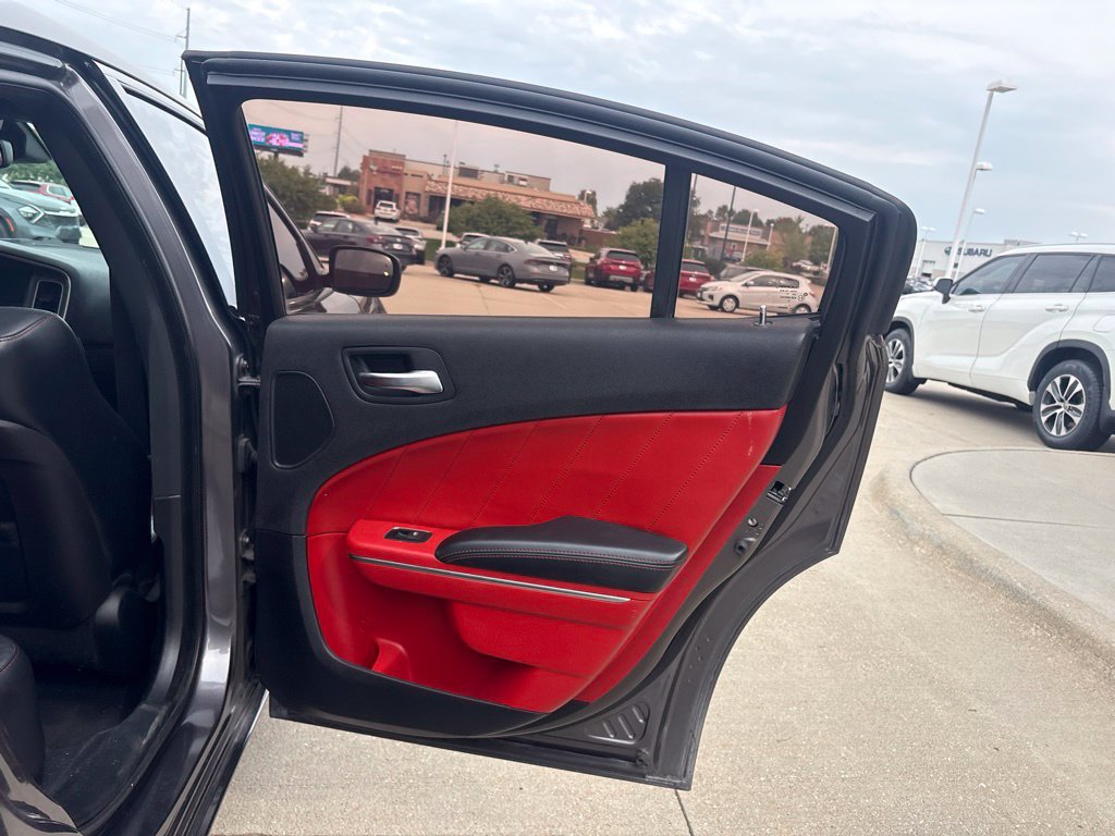 Used 2015 Dodge Charger SXT w/ AWD Premium Group image 34