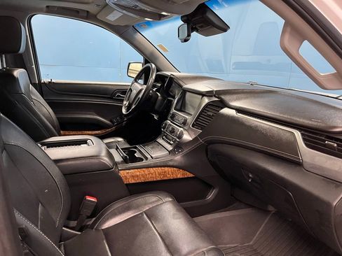 Used 2017 Chevrolet Suburban Premier image 12