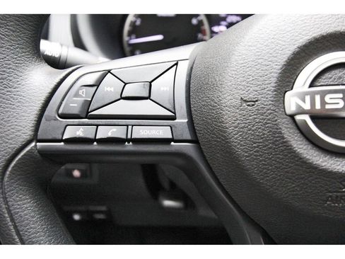 Used 2024 Nissan Kicks S image 13