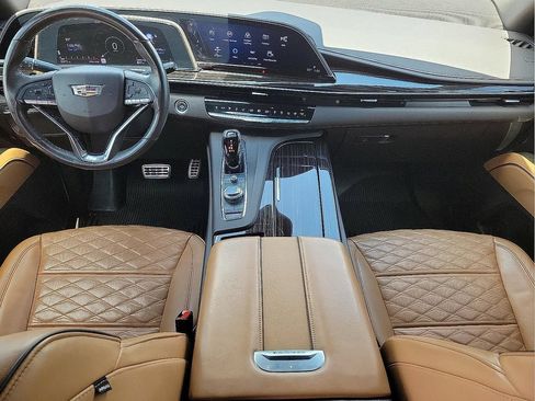Used 2023 Cadillac Escalade Premium Luxury AWD/4WD image 11