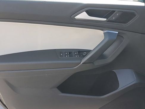 Used 2019 Volkswagen Tiguan SE w/ Panoramic Sunroof Package AWD/4WD image 14