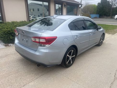 Used 2022 Subaru Impreza 2.0i Premium AWD/4WD image 2