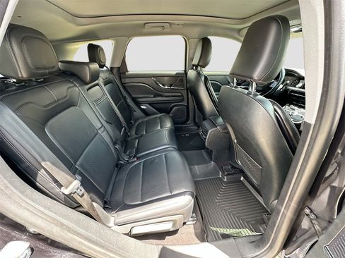 Used 2021 Lincoln Corsair AWD w/ Premium Package image 28