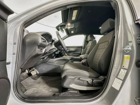 Used 2025 Honda HR-V Sport image 13