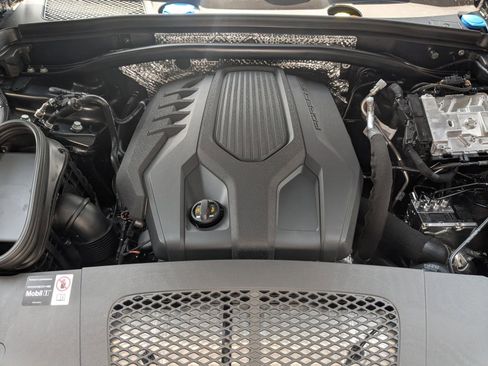 New 2025 Porsche Macan image 28