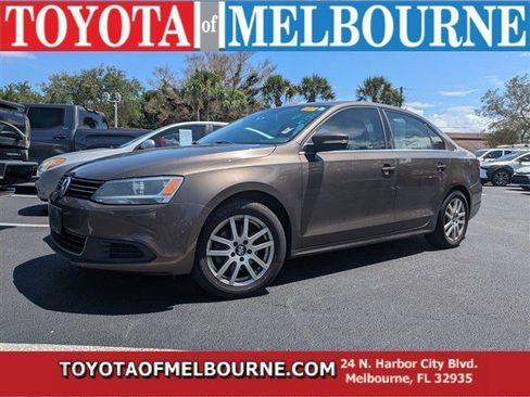 Used 2014 Volkswagen Jetta SE FWD image 1