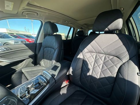 Certified 2023 BMW X7 xDrive40i w/ Premium Package image 9