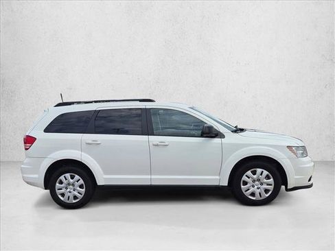 Used 2018 Dodge Journey SE w/ Connectivity Group FWD image 4