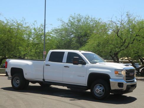 Used 2017 GMC Sierra 3500 2WD Crew Cab w/ Sierra Convenience Package image 4