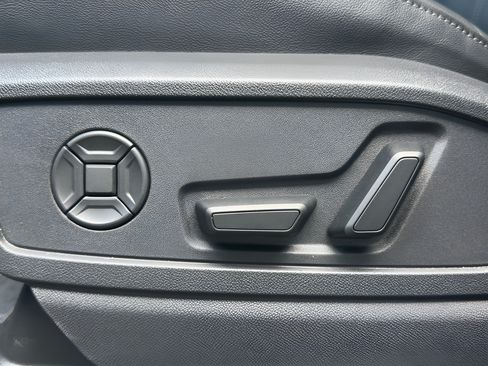Used 2025 Audi Q5 Premium Plus AWD/4WD image 9