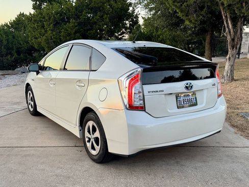 Used 2015 Toyota Prius Two FWD image 6