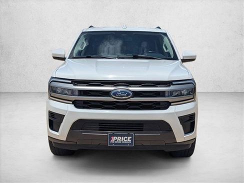 Used 2024 Ford Expedition Max XLT AWD/4WD image 2