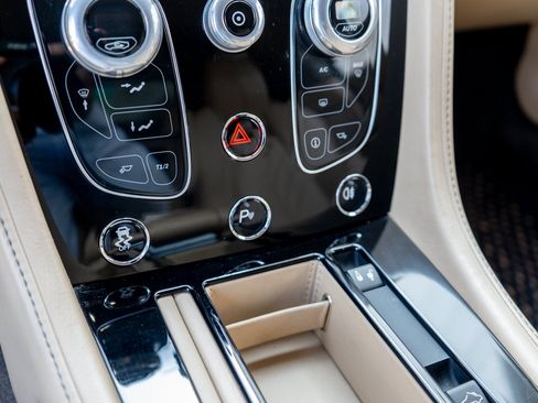 Used 2016 Aston Martin V8 Vantage S RWD image 21