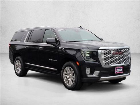 Used 2024 GMC Yukon XL Denali AWD/4WD image 3