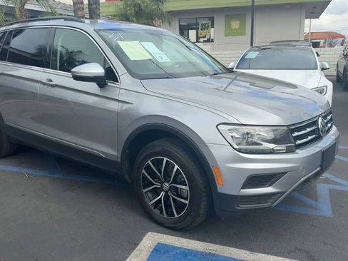 Used 2021 Volkswagen Tiguan SE FWD image 3