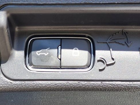 Used 2020 Ford Explorer XLT w/ Equipment Group 202A image 14