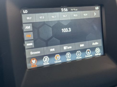 Used 2020 Jeep Compass Latitude FWD image 19