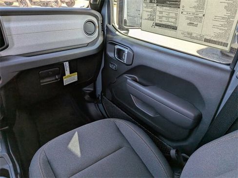 New 2025 Jeep Gladiator Sport image 17