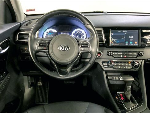 Used 2018 Kia Niro Touring FWD image 5