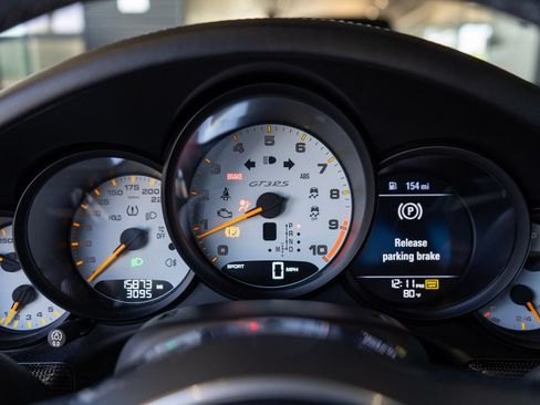 Used 2016 Porsche 911 GT3 RS RWD image 17