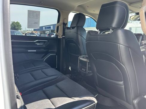 Used 2019 RAM 1500 Laramie AWD/4WD image 22